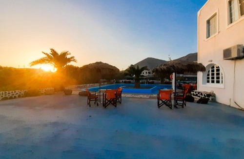 Emporio Hotel | The Three anchors Rooms Perissa