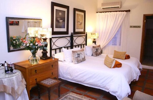 Oudtshoorn House | Thylitshia Villa
