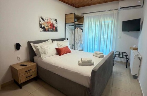 Samothrace Apartment | Thyros