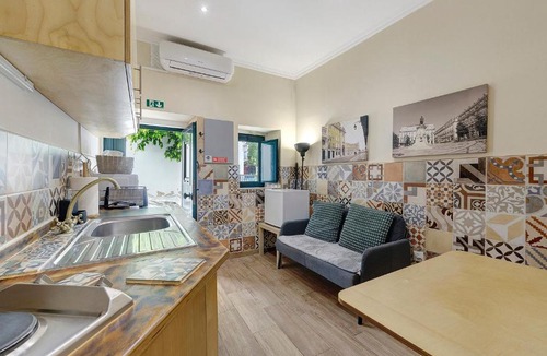 Santo Estevao Apartment | Tiny Gem In Alfama