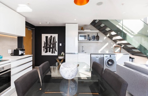 Bo'Kaap Apartment | Trendy De Waterkant Loft In De Waterkant