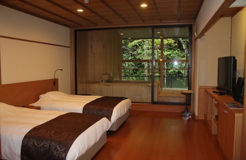 Yugawara House | Tsubaki