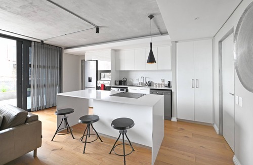Cape Town City Centre Apartment | Two Bedroom | Green Point | Rooftop Pool & BBQ
