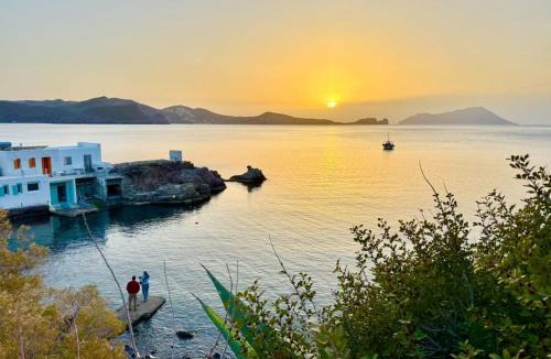 Milos Villa | Utopia boutique villa on-in the water between 2 seas ideal 5 people