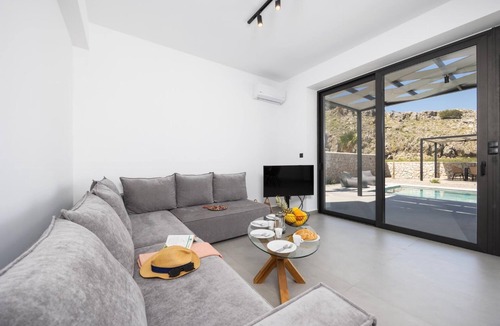 Kolymbia Villa | Villa 10 Hozan - Two Bedroom Villa, Sleeps 4