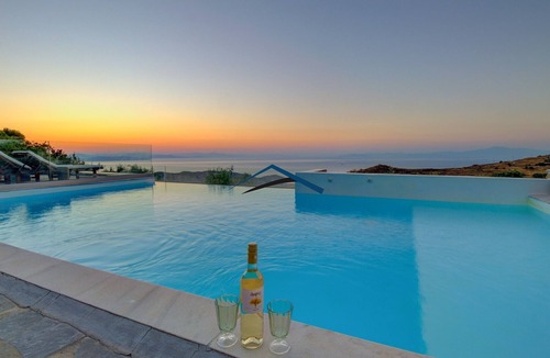 Kea Villa | Villa Ailea with an infinity swimming pool and a great sunset and sea view.