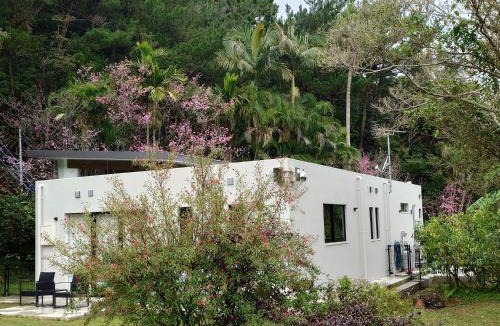Kyoda Villa | Villa Esse Una 名護許田IC近く緑に囲まれた一棟貸しヴィラ