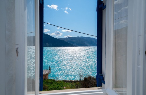 Frourion House | Villa Galini με εκπληκτική θέα στη θάλασσα!