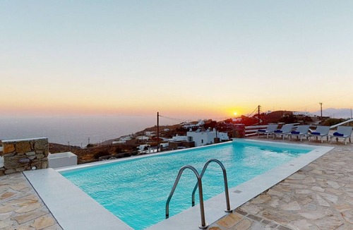 Houlakia Villa | Villa Light in FAnari Mykonos