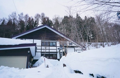 Oirase Keiryu Onsen House | Walking distance to Oirase Keiryu stream! Relaxing House with Wood Stove|Towada City, Aomori Prefecture