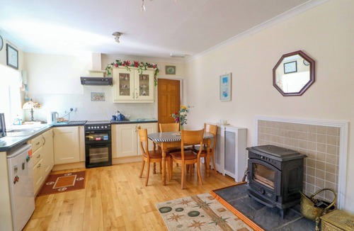 Shiplake Cottage | WATERFALL HOUSE, romantic, with a garden in Dunmanway, County Cork