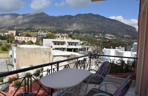 Lefkogeia House | Welcome to Mathiou’s Home! A two storey residence 115 sqm with private yard.