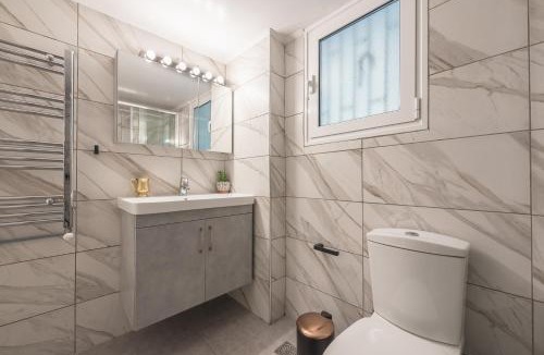 Petroupoli Apartment | West Athens Studio