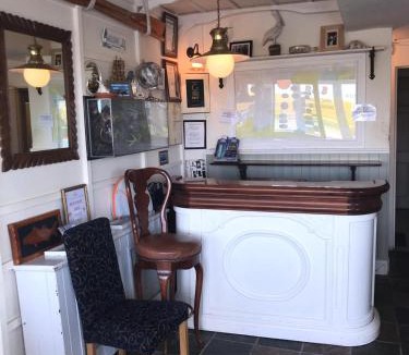 Fenit House | Westend Bar & select accommodation