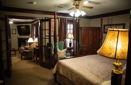 Williamsburg Bed & Breakfast | Williamsburg Sampler B & B