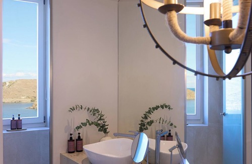 Vourkari Hotel | Ydor Hotel & Spa