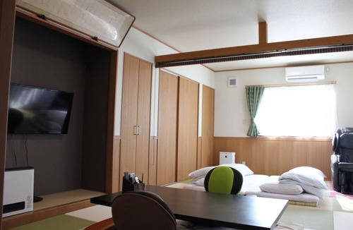 Yufuin Onsen House | Yufuin Sanso Waremokou