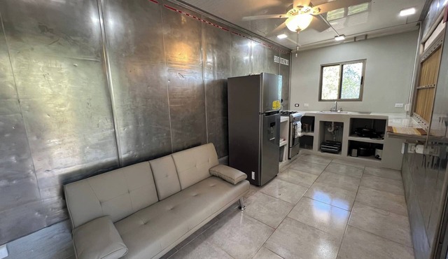 1 bed Jungle Apartment up the Hill From Montezuma. Fast WiFi, AC and Hot water