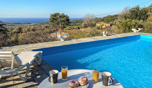 3 bedroom lovely home in Samos