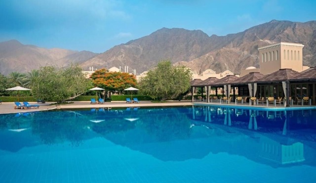 3 Contemporary Rooms w/Pool Access and Sea Side View near Local Attractions