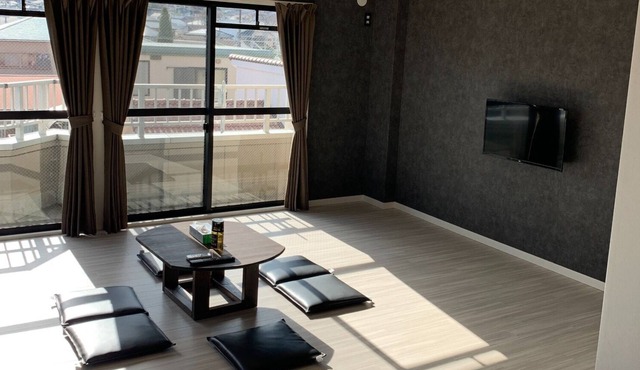 3BAccommodates up to 7 people right in front of JR Usami Station Easy access within 1minute walk / Ito Shizuoka