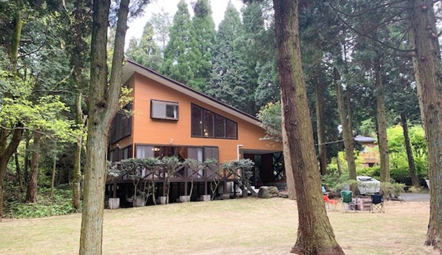 A lodge nestled in the forest of Aso accommodates up to 8 people/Aso Kumamoto