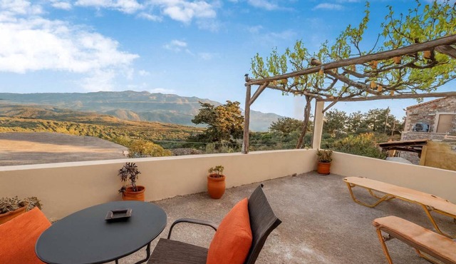 Agapi's Charming Retreat - Rustic Escape By Chania