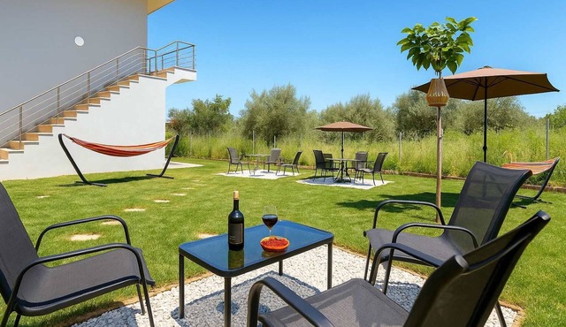 Aigli Garden Hideaway, Haven Close to Vrasna Beach