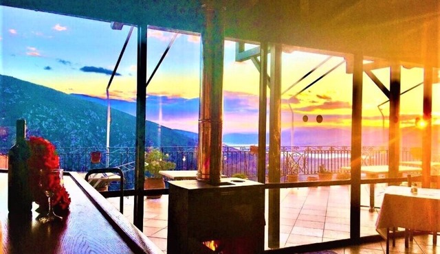 Aiolos Hotel