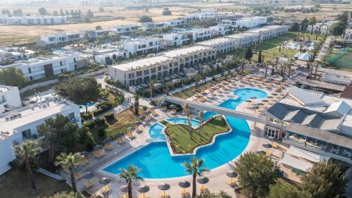 Akti Coast Club
