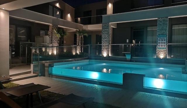 Amalia Deluxe Villas