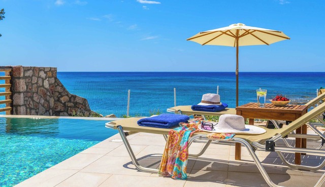 Anima Maris - Two Bedroom Villa, Sleeps 2