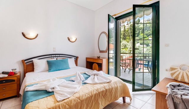 Apartment "Nikoleta Studio 4" with Sea View, Terrace & Wi-Fi