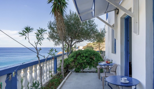 Apartment 'No 2' with Sea View, Wi-Fi and Air Conditioning