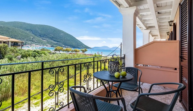Apartment "Studio Rea" with Sea View, Garden & Wi-Fi