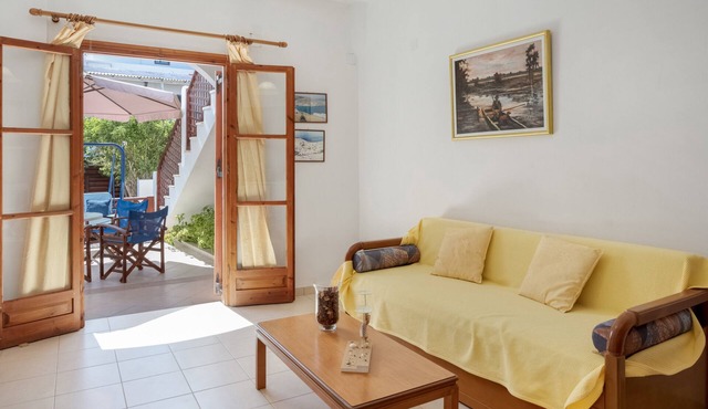 Apartment 'Studios Asterias 2' with Shared Terrace, Wi-Fi and Air Conditioning