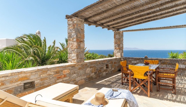 Apartment 'Suite No 2' with Sea View, Wi-Fi and Air Conditioning
