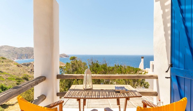 Apartment 'Suite No 4' with Sea View, Wi-Fi and Air Conditioning