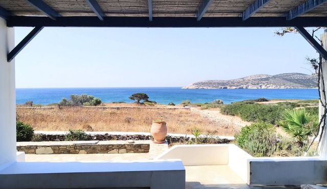 Architect's summer house a few walking meters from the beach