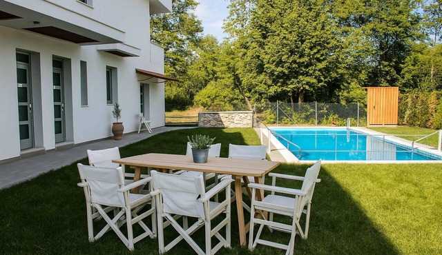 Aristotelia Gi Ikies - Cozy Pool & Sunny Getaway