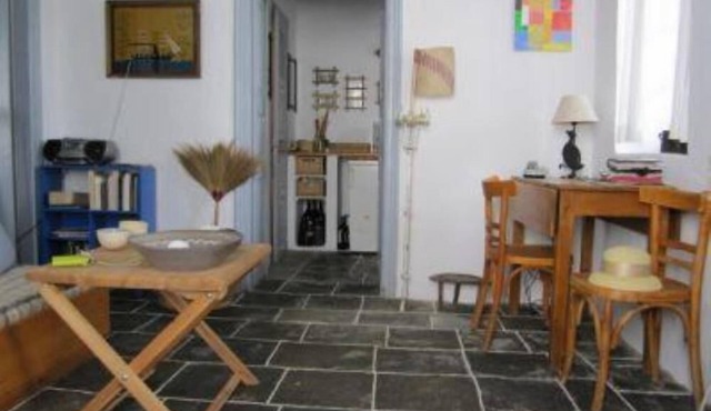 Artemonas: House with character