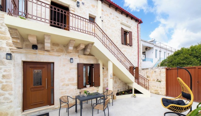 Asmani Traditional House with Jacuzzi, Sauna & small Gum, ideal for relaxing
