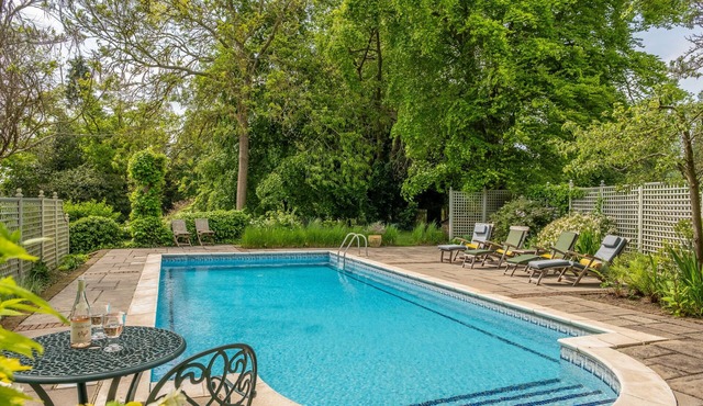 Barn conversion with private pool - Yew Tree Barn