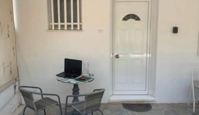 Beachfront studio with garden