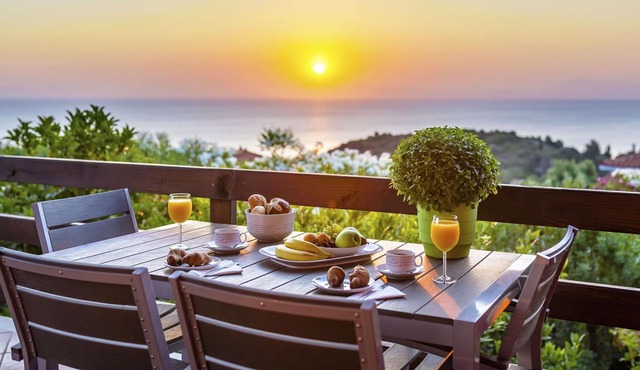 Beautiful private villa with A/C, private pool, WIFI, TV, terrace, panoramic view and parking