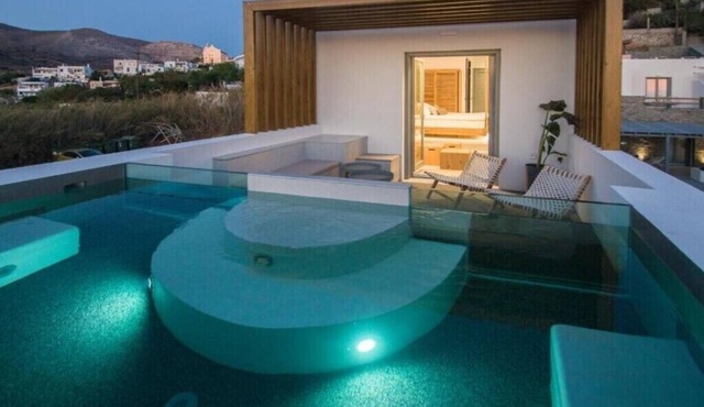 BH788 - C - Suite Syros