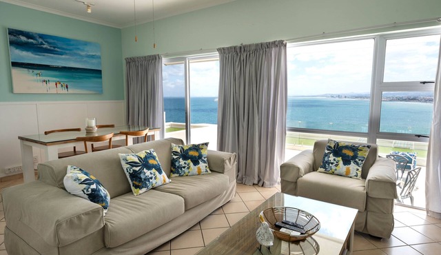 'Bikini Views' - Luxury 1 Bedroom Private Suite overlooking the Ocean