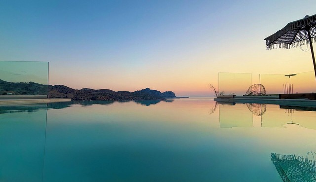 Blue Infinito Boutique Villa ,Infinity Pool,heated jacuzzi ,panoramic sea view