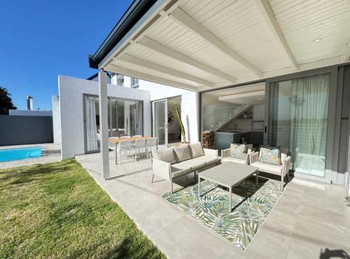 Boardwalk Hideaway 27 - Luxe 3BD w Pool