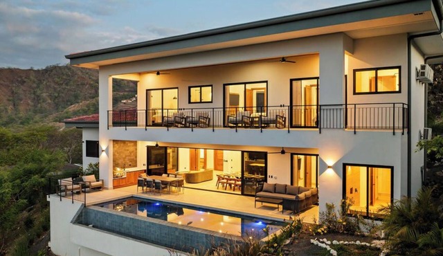 Casa Bayview | 4 Oceanview King Suites